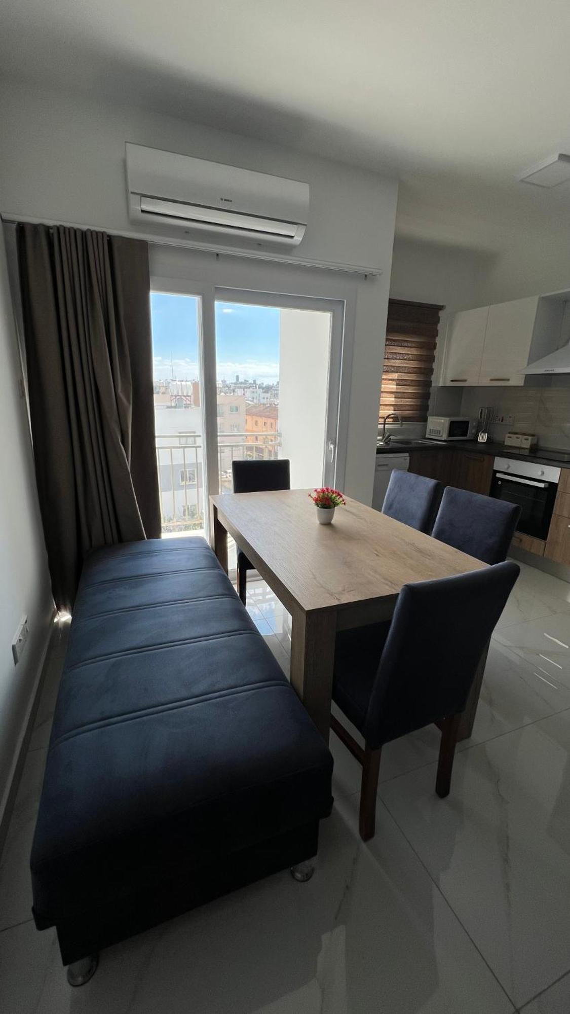 Tetris Apartment Spacious Comfortable Nicosia Phòng bức ảnh